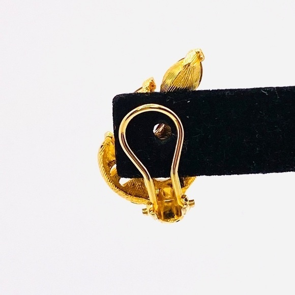 Clip Ons Earrings Gold Tone Pink Crystals - Picture 12 of 15